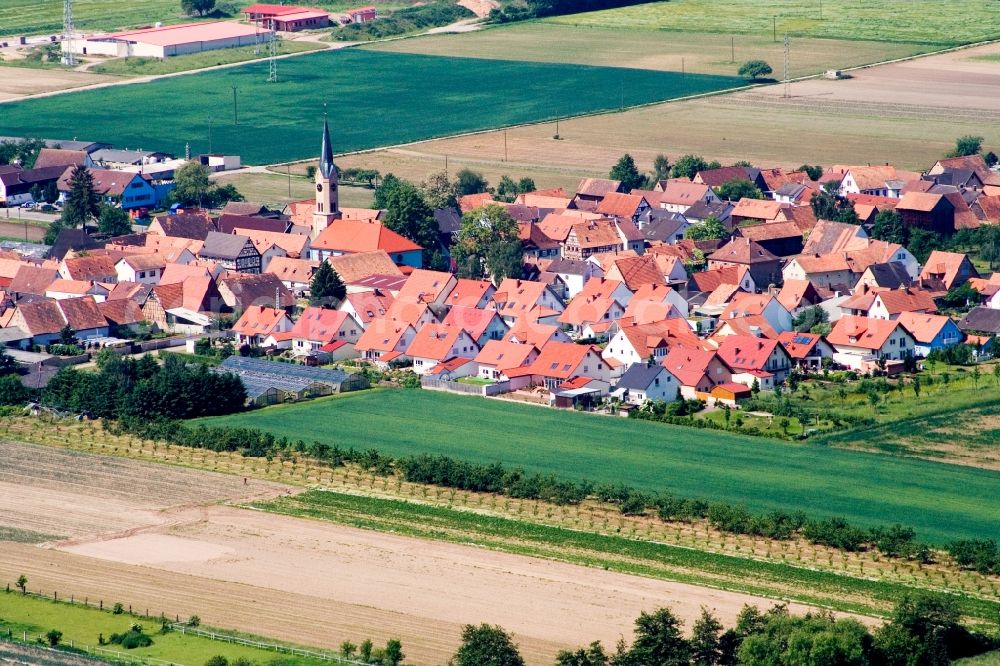 Aerial image Erlenbach bei Kandel - Village - view on the edge of agricultural fields and farmland in Erlenbach bei Kandel in the state Rhineland-Palatinate