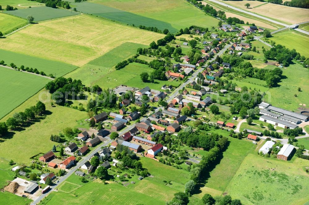 Aerial photograph Garlin - Village - view on the edge of agricultural fields and farmland in Garlin in the state Brandenburg, Germany