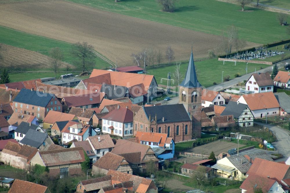 Geiswiller from the bird's eye view: Village - view on the edge of agricultural fields and farmland in Geiswiller in Grand Est, France