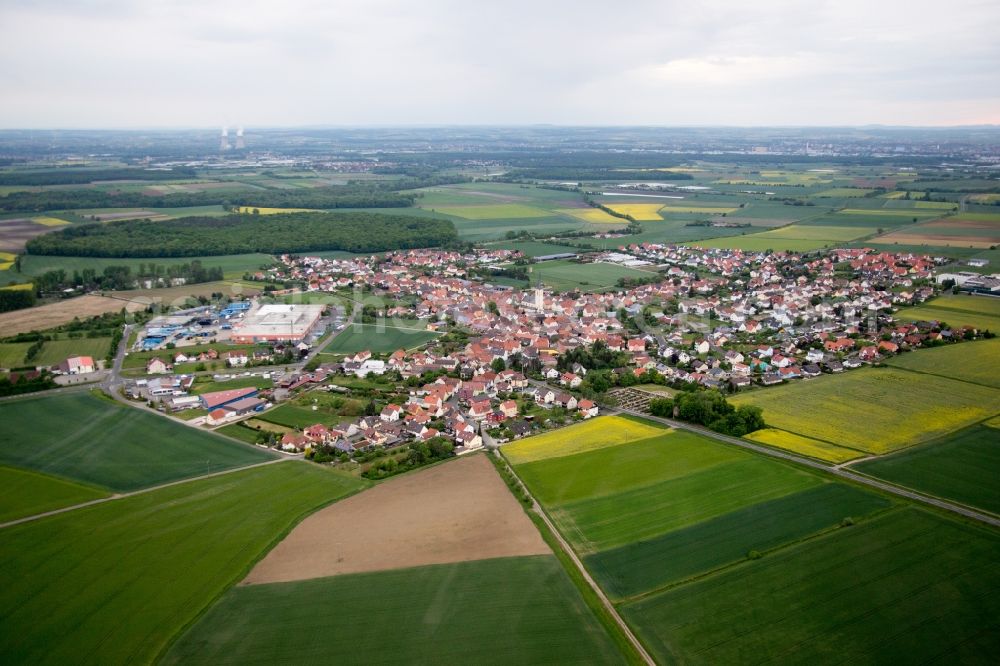 Aerial photograph Grettstadt - Village - view on the edge of agricultural fields and farmland in Grettstadt in the state Bavaria, Germany