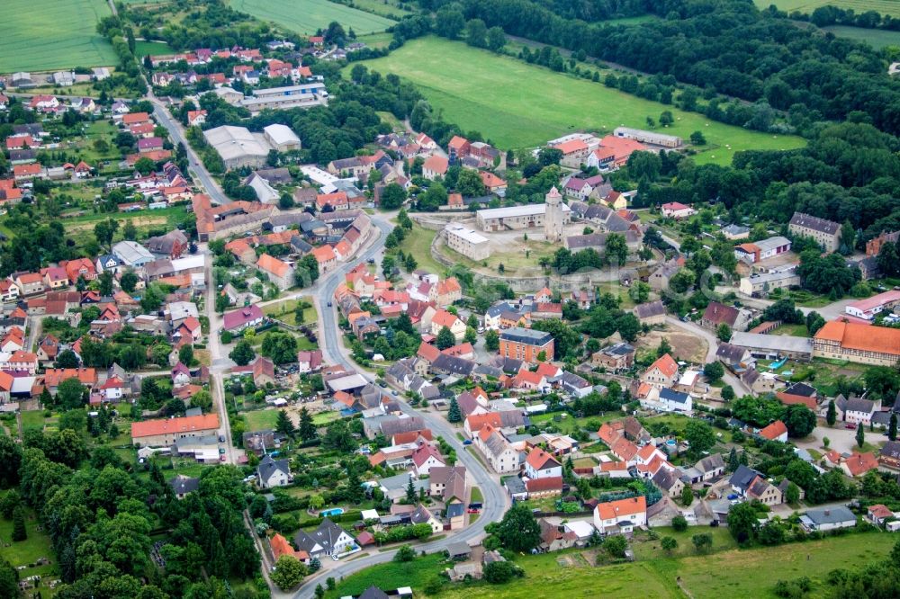 Aerial photograph Hausneindorf - Village - view on the edge of agricultural fields and farmland in Hausneindorf in the state Saxony-Anhalt, Germany