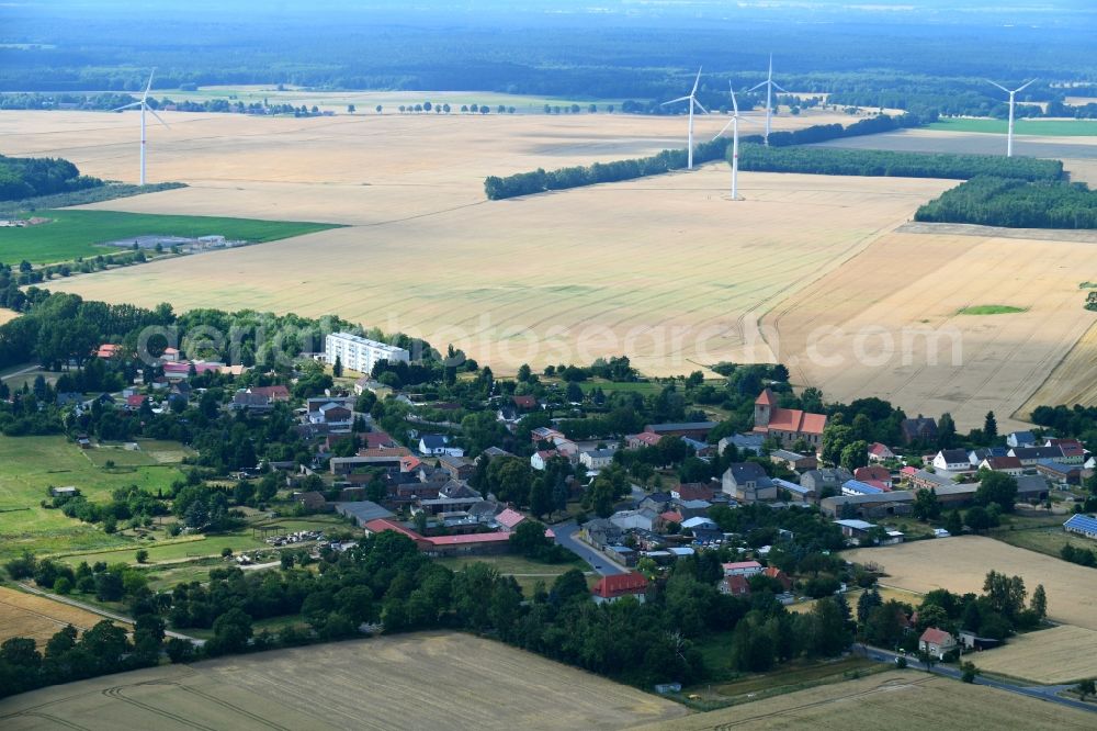 Heckelberg from the bird's eye view: Village - view on the edge of agricultural fields and farmland in Heckelberg in the state Brandenburg, Germany