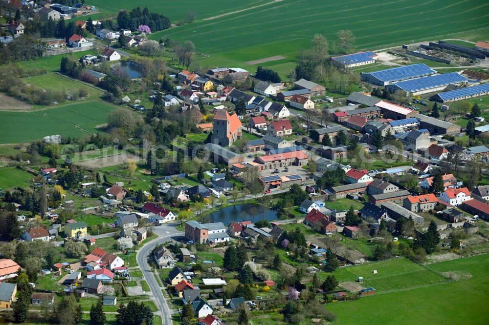 Aerial photograph Heckelberg - Village - view on the edge of agricultural fields and farmland in Heckelberg in the state Brandenburg, Germany