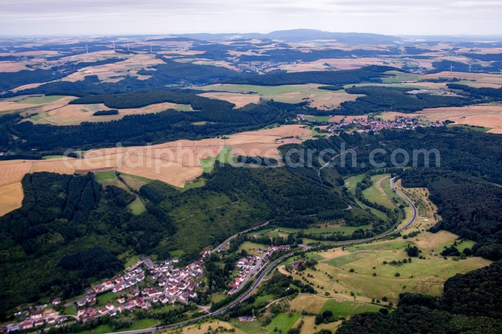 Aerial photograph Heinzenhausen - Village - view on the edge of agricultural fields and farmland in Heinzenhausen in the state Rhineland-Palatinate, Germany