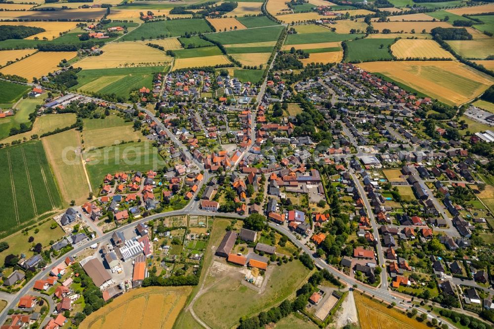 Aerial photograph Hoetmar - Village - view on the edge of agricultural fields and farmland in Hoetmar in the state North Rhine-Westphalia, Germany