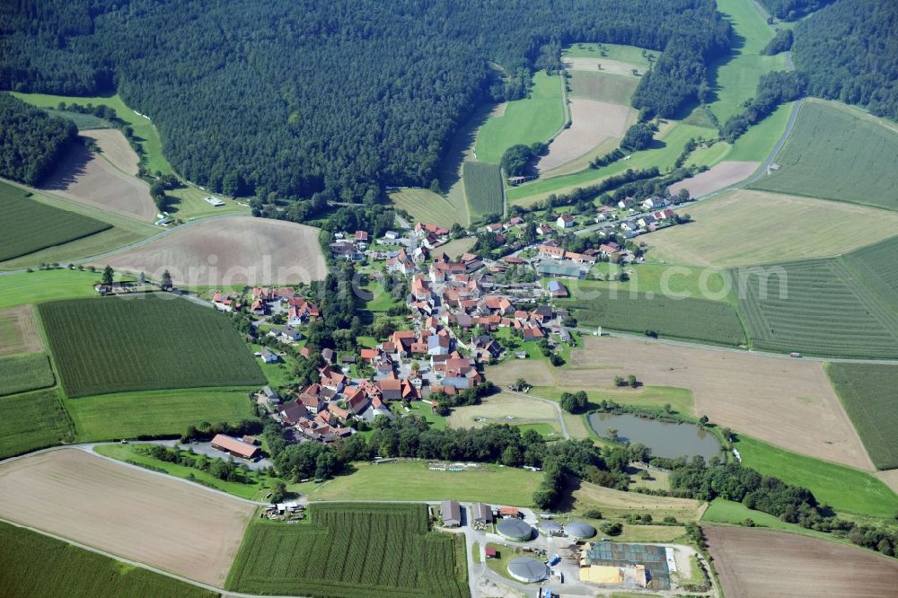 Aerial photograph Hohnhausen - Village - view on the edge of agricultural fields and farmland in Hohnhausen in the state Bavaria, Germany