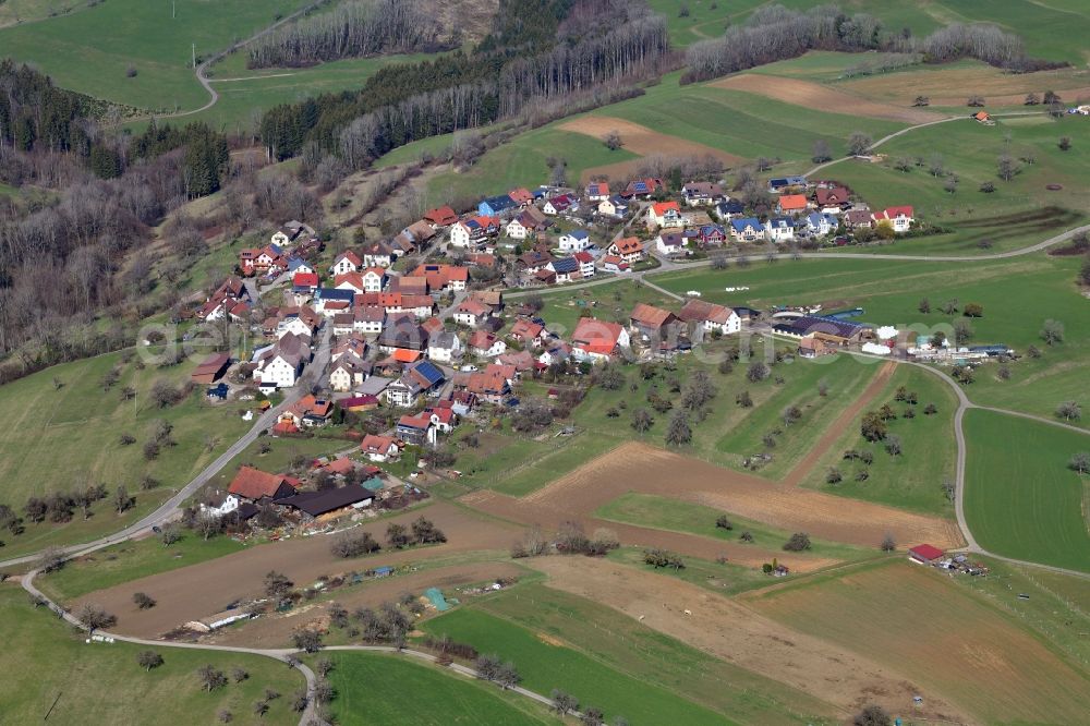 Kürnberg from the bird's eye view: Village - view on the edge of agricultural fields and farmland in Kuernberg in the state Baden-Wurttemberg, Germany