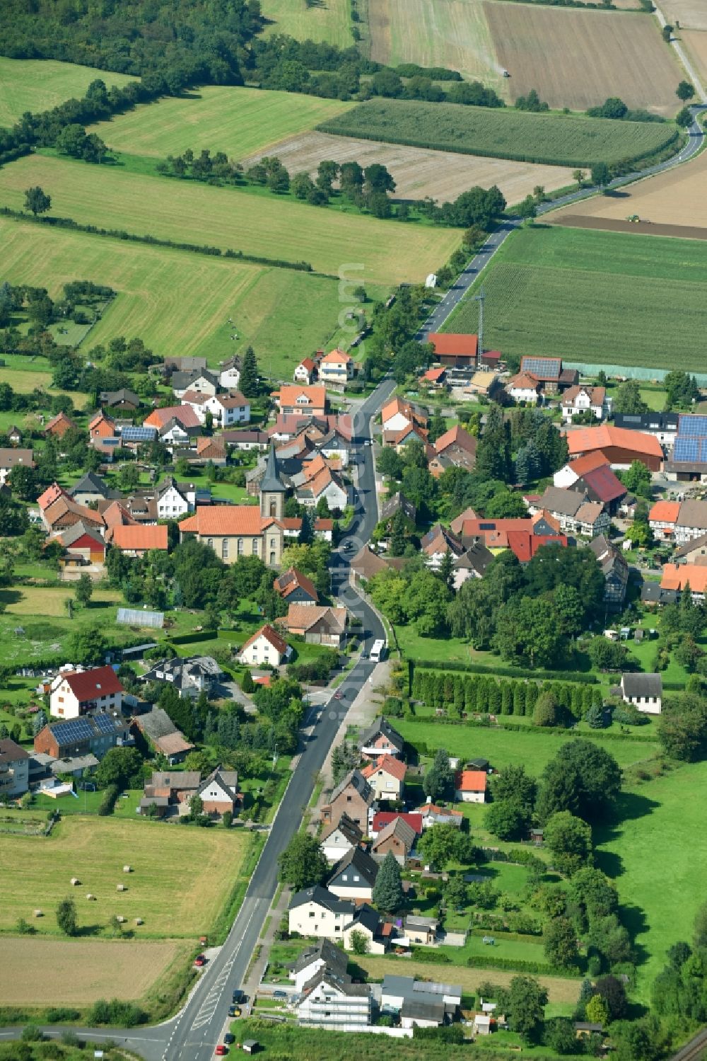 Aerial photograph Lutterhausen - Village - view on the edge of agricultural fields and farmland in Lutterhausen in the state Lower Saxony, Germany