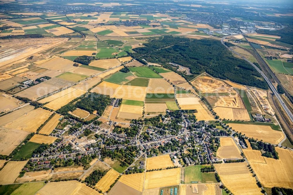 Manheim from above - Village - view on the edge of agricultural fields and farmland in Manheim in the state North Rhine-Westphalia, Germany