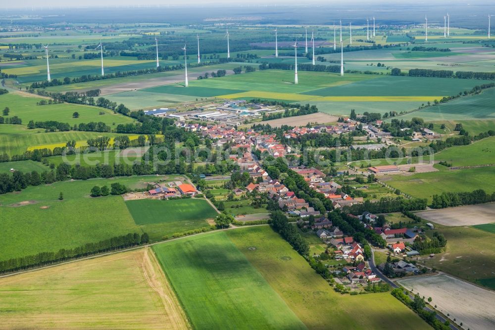 Aerial photograph Mühlenfließ - Village - view on the edge of agricultural fields and farmland in Muehlenfliess in the state Brandenburg, Germany