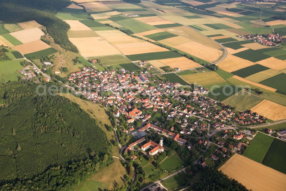 Aerial image Mönchsdeggingen - Village - view on the edge of agricultural fields and farmland in Moenchsdeggingen in the state Bavaria, Germany