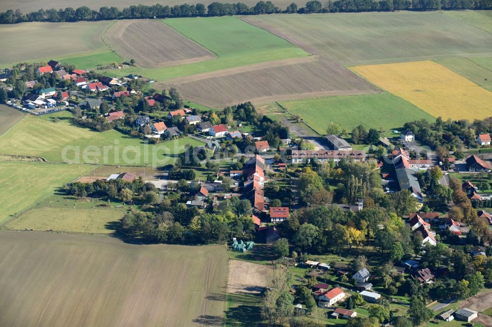 Molkenberg from the bird's eye view: Village - view on the edge of agricultural fields and farmland in Molkenberg in the state Brandenburg, Germany