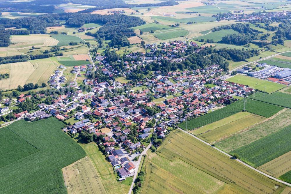 Moosthenning from the bird's eye view: Village - view on the edge of agricultural fields and farmland in Moosthenning in the state Bavaria, Germany