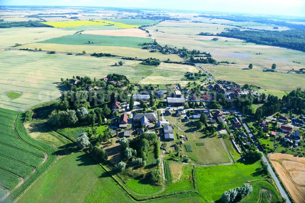 Neu Käbelich from the bird's eye view: Village - view on the edge of agricultural fields and farmland in Neu Kaebelich in the state Mecklenburg - Western Pomerania, Germany