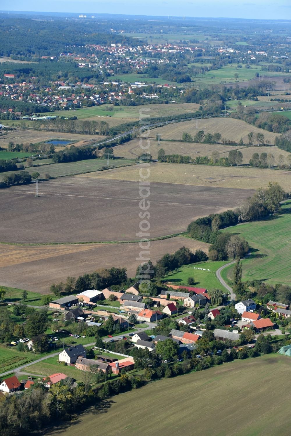 Neugaul from the bird's eye view: Village - view on the edge of agricultural fields and farmland in Neugaul in the state Brandenburg, Germany