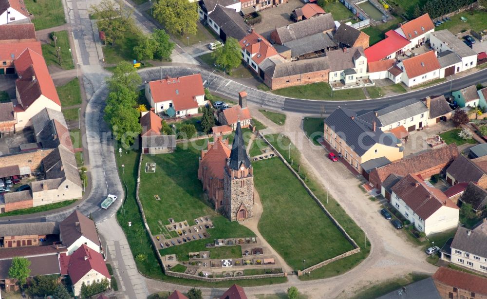 Aerial image Mühlenfließ - Village - view on the edge of agricultural fields and farmland in Nichel in the state Brandenburg, Germany