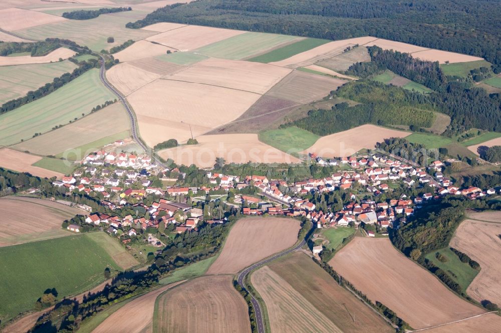 Aerial photograph Nieder-Wiesen - Village - view on the edge of agricultural fields and farmland in Nieder-Wiesen in the state Rhineland-Palatinate, Germany