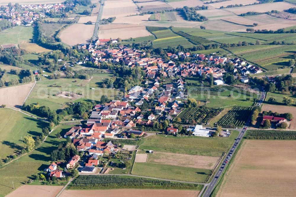 Oberhausen from the bird's eye view: Village - view on the edge of agricultural fields and farmland in Oberhausen in the state Rhineland-Palatinate, Germany