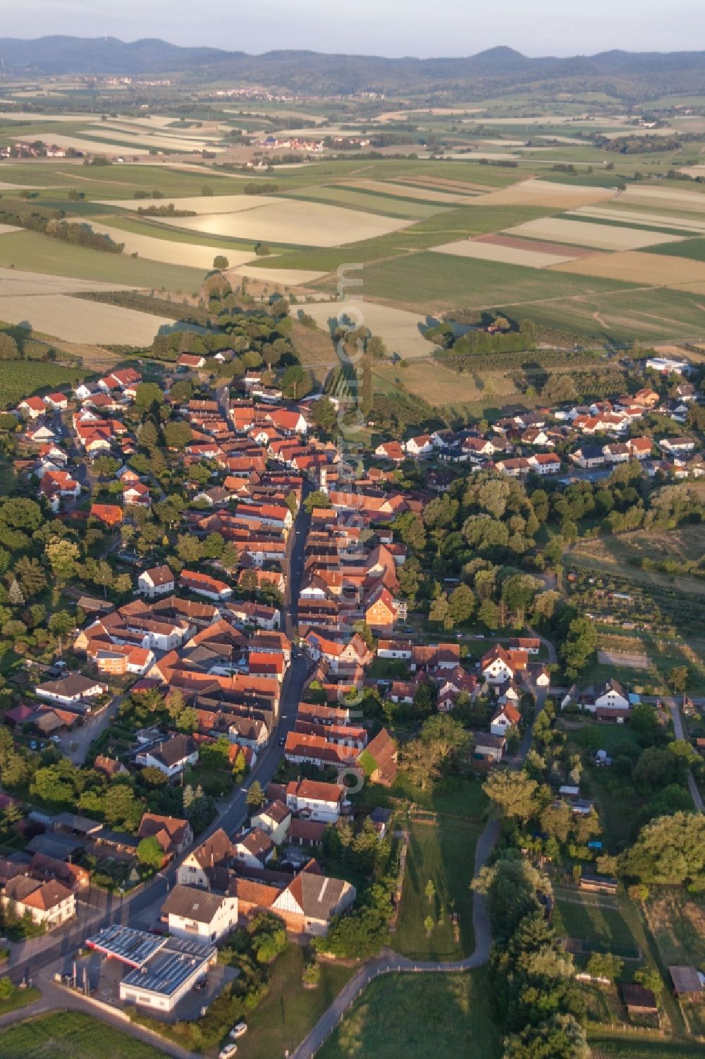 Oberhausen from the bird's eye view: Village - view on the edge of agricultural fields and farmland in Oberhausen in the state Rhineland-Palatinate, Germany