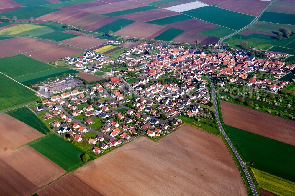 Aerial photograph Oberpleichfeld - Village - view on the edge of agricultural fields and farmland in Oberpleichfeld in the state Bavaria, Germany