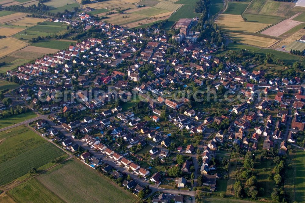 Aerial photograph Lahr/Schwarzwald - Village - view on the edge of agricultural fields and farmland in the district Hugsweier in Lahr/Schwarzwald in the state Baden-Wuerttemberg, Germany