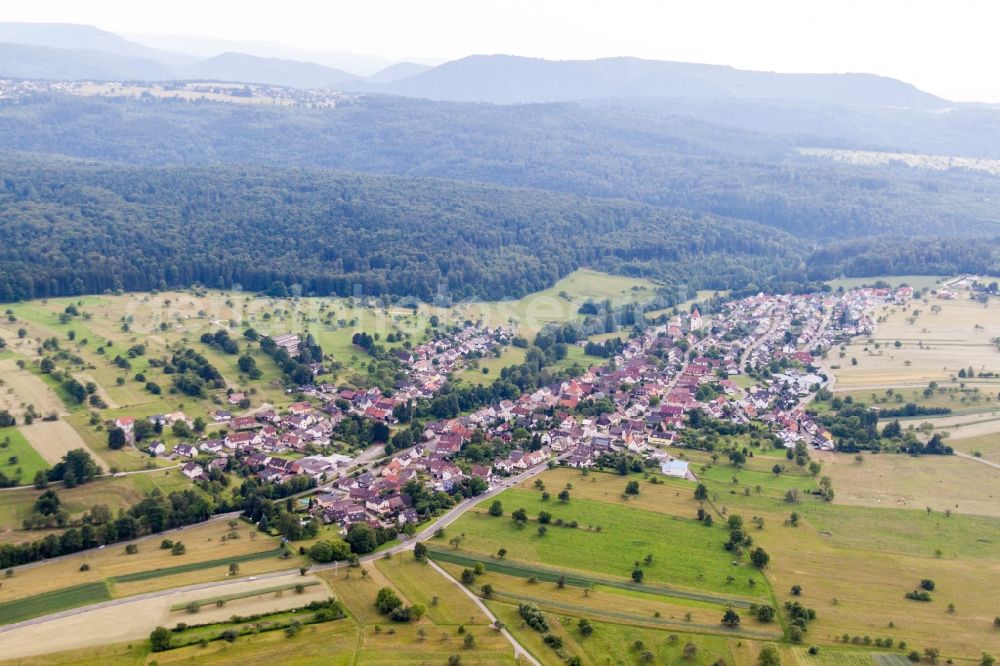 Aerial photograph Straubenhardt - Village - view on the edge of agricultural fields and farmland in the district Langenalb in Straubenhardt in the state Baden-Wuerttemberg, Germany