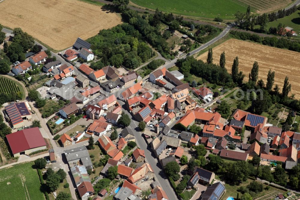 Aerial photograph Armsheim - Village - view on the edge of agricultural fields and farmland in the district Schimsheim in Armsheim in the state Rhineland-Palatinate, Germany