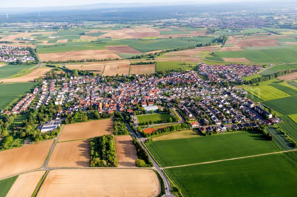 Aerial photograph Reinheim - Village - view on the edge of agricultural fields and farmland in the district Spachbruecken in Reinheim in the state Hesse, Germany