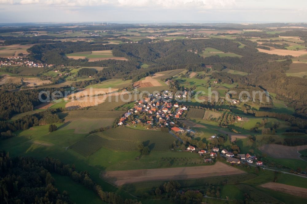 Aerial photograph Owingen - Village - view on the edge of agricultural fields and farmland in the district Taisersdorf in Owingen in the state Baden-Wuerttemberg, Germany