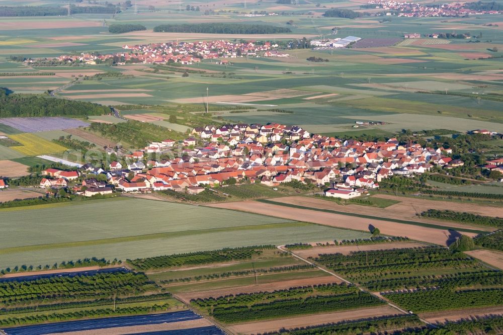 Waigolshausen from the bird's eye view: Village - view on the edge of agricultural fields and farmland in the district Theilheim in Waigolshausen in the state Bavaria, Germany