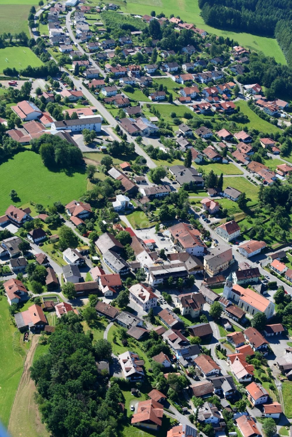 Aerial image Rattenberg - Village - view on the edge of agricultural fields and farmland in Rattenberg in the state Bavaria, Germany