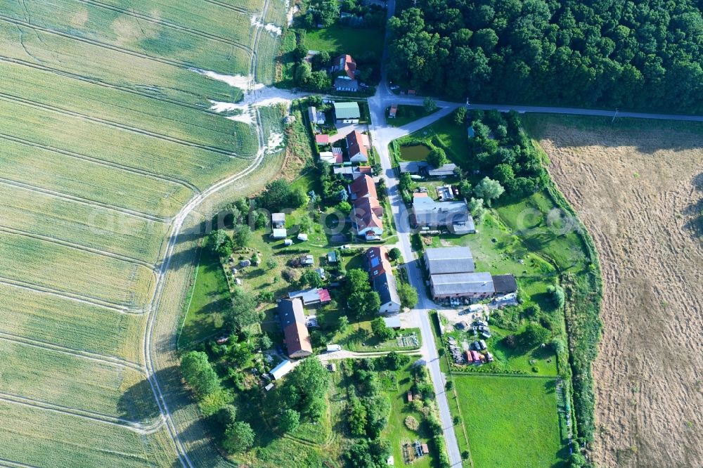 Aerial photograph Sommersdorf - Village - view on the edge of agricultural fields and farmland in Sommersdorf in the state Mecklenburg - Western Pomerania, Germany