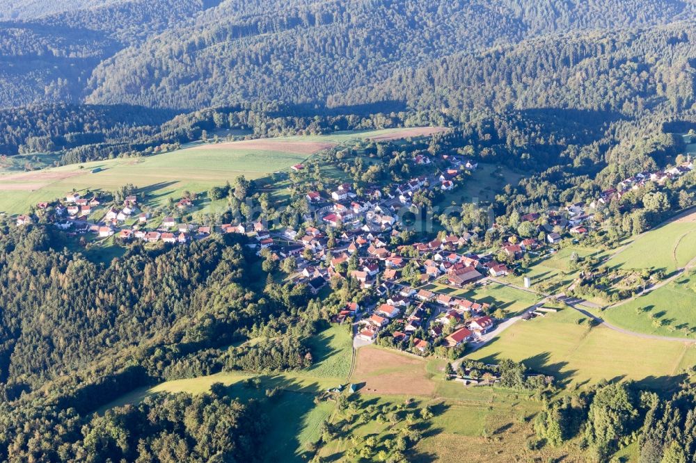 Spiegelberg from the bird's eye view: Village - view on the edge of agricultural fields and farmland in Spiegelberg in the state Baden-Wurttemberg, Germany