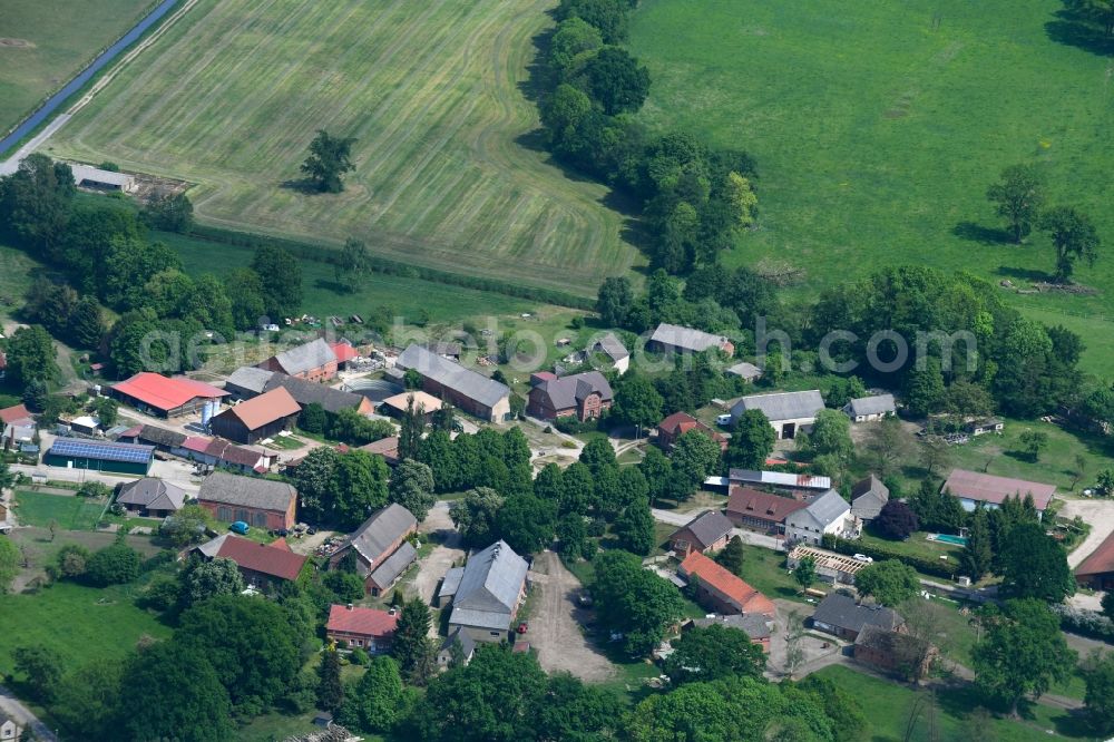 Stresendorf from the bird's eye view: Village - view on the edge of agricultural fields and farmland in Stresendorf in the state Mecklenburg - Western Pomerania, Germany