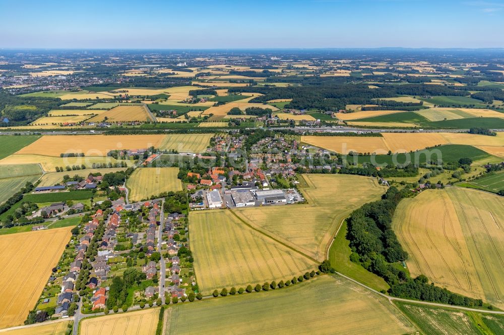 Aerial photograph Vellern - Village - view on the edge of agricultural fields and farmland in Vellern in the state North Rhine-Westphalia, Germany