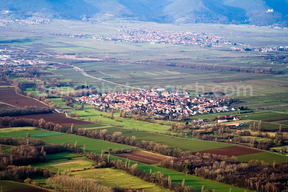 Aerial photograph Venningen - Village - view on the edge of agricultural fields and farmland in Venningen in the state Rhineland-Palatinate