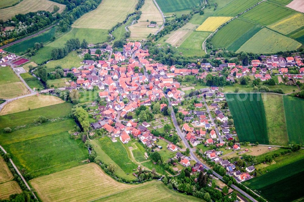 Aerial image Vernawahlshausen - Village - view on the edge of agricultural fields and farmland in Vernawahlshausen in the state Hesse, Germany