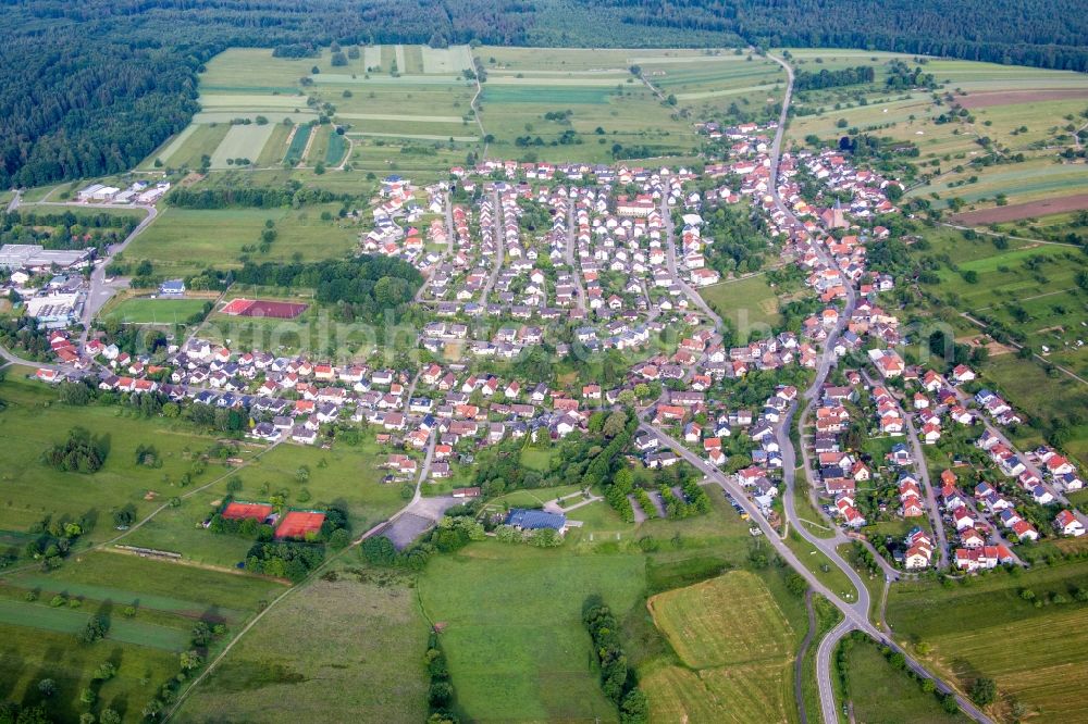 Völkersbach from the bird's eye view: Village - view on the edge of agricultural fields and farmland in Voelkersbach in the state Baden-Wurttemberg, Germany