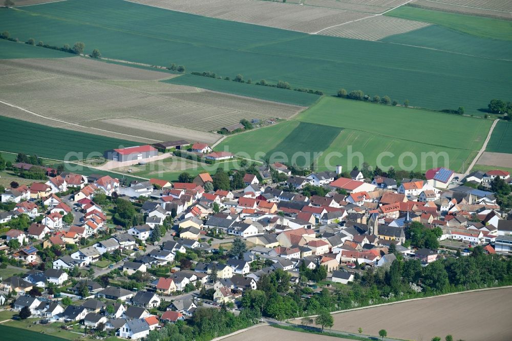 Aerial photograph Welgesheim - Village - view on the edge of agricultural fields and farmland in Welgesheim in the state Rhineland-Palatinate, Germany