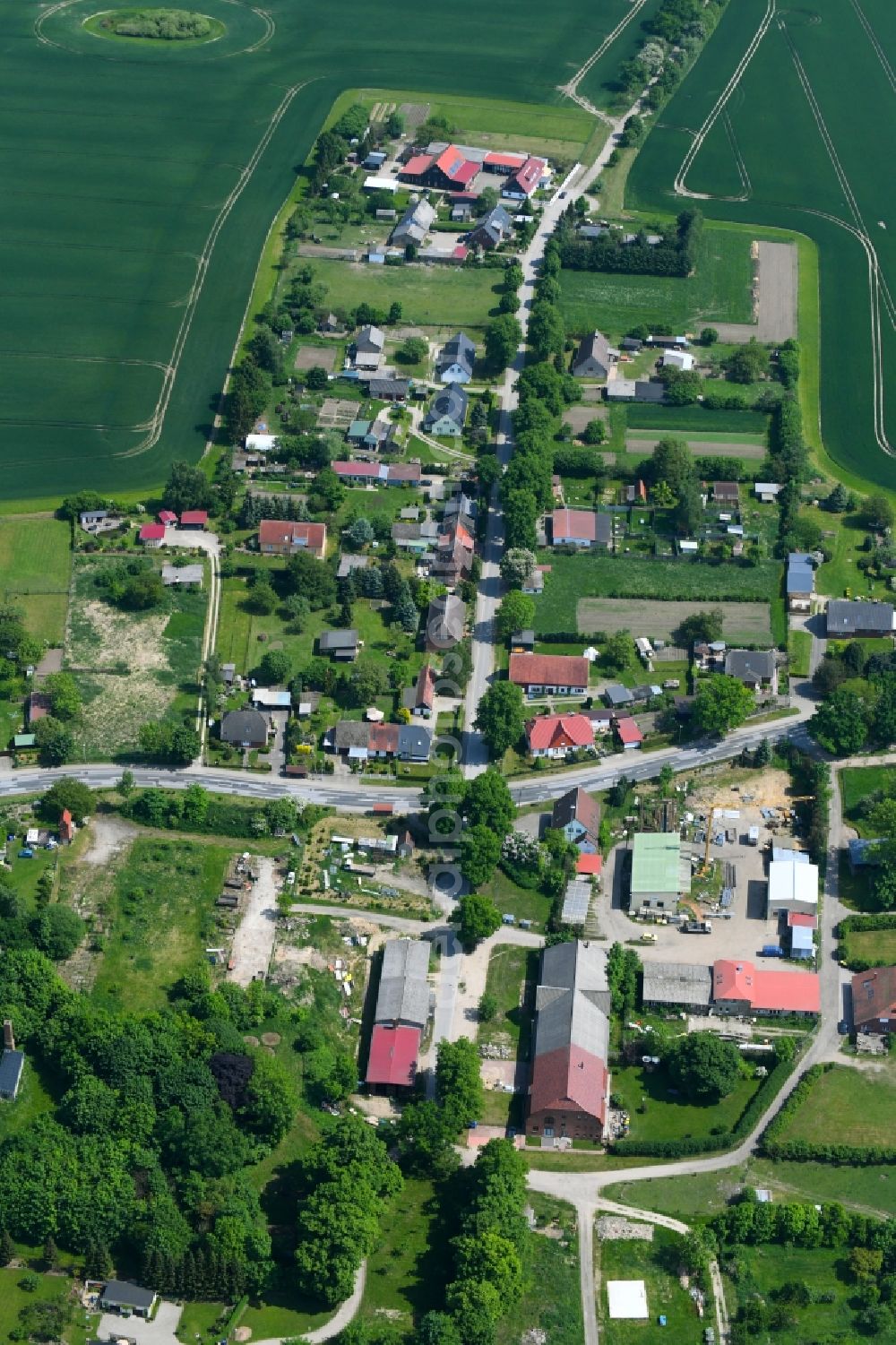 Aerial image Wendelstorf - Village - view on the edge of agricultural fields and farmland in Wendelstorf in the state Mecklenburg - Western Pomerania, Germany