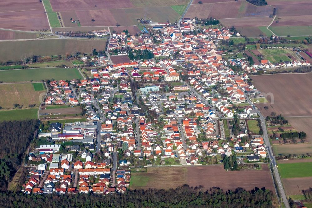 Westheim (Pfalz) from the bird's eye view: Village - view on the edge of agricultural fields and farmland in Westheim (Pfalz) in the state Rhineland-Palatinate, Germany