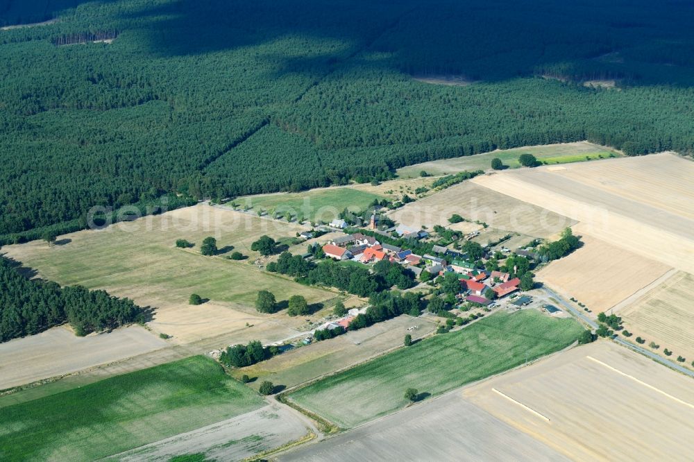 Aerial photograph Zühlen - Village - view on the edge of agricultural fields and farmland in Zuehlen in the state Saxony-Anhalt, Germany