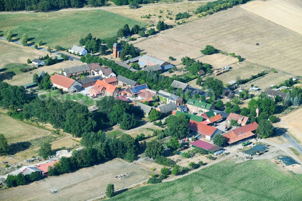 Aerial photograph Zühlen - Village - view on the edge of agricultural fields and farmland in Zuehlen in the state Saxony-Anhalt, Germany