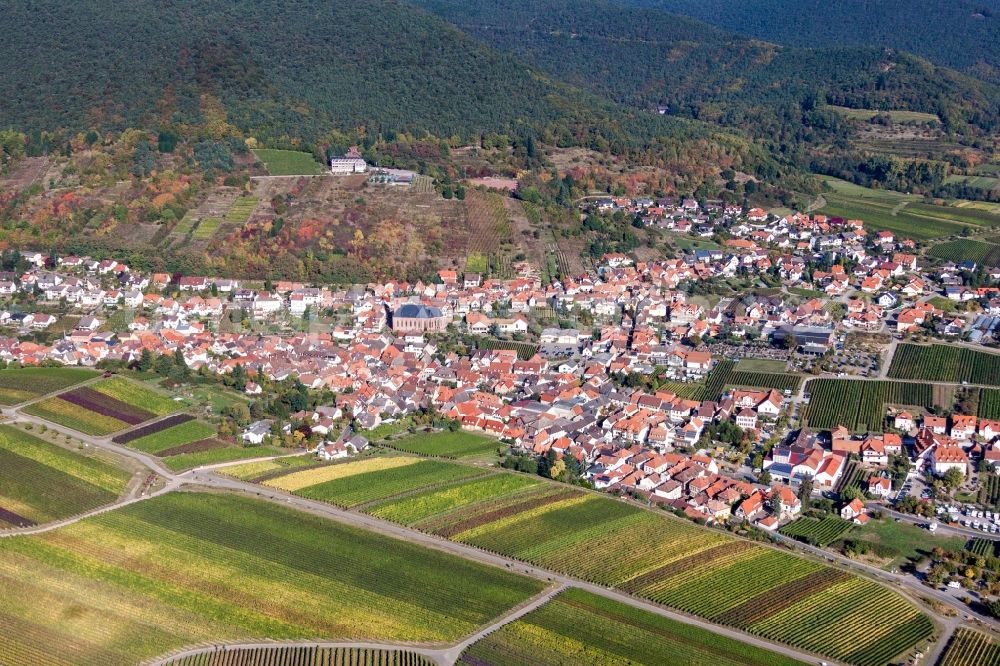 Aerial image Sankt Martin - Village - view on the edge of agricultural fields and farmland in Sankt Martin in the state Rhineland-Palatinate, Germany