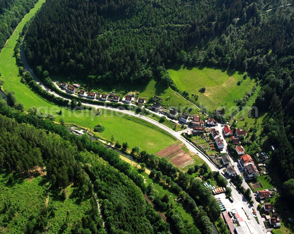 Bad Teinach-Zavelstein from the bird's eye view: Village - view on the edge of forested areas in Bad Teinach-Zavelstein in the state Baden-Wuerttemberg, Germany