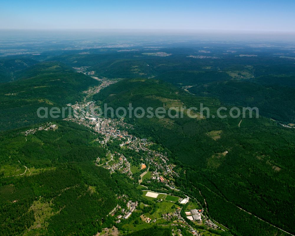 Aerial photograph Bad Wildbad - Village - view on the edge of forested areas in Bad Wildbad in the state Baden-Wuerttemberg, Germany