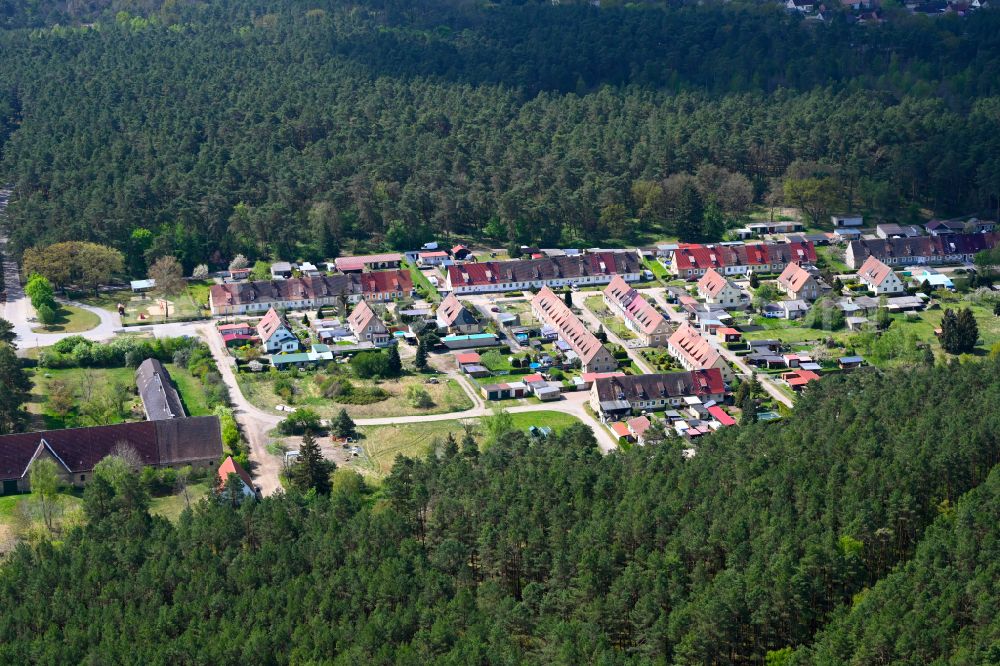 Aerial photograph Dreetz - Village - view on the edge of forested areas in the district Waldsiedlung in Dreetz in the state Brandenburg, Germany