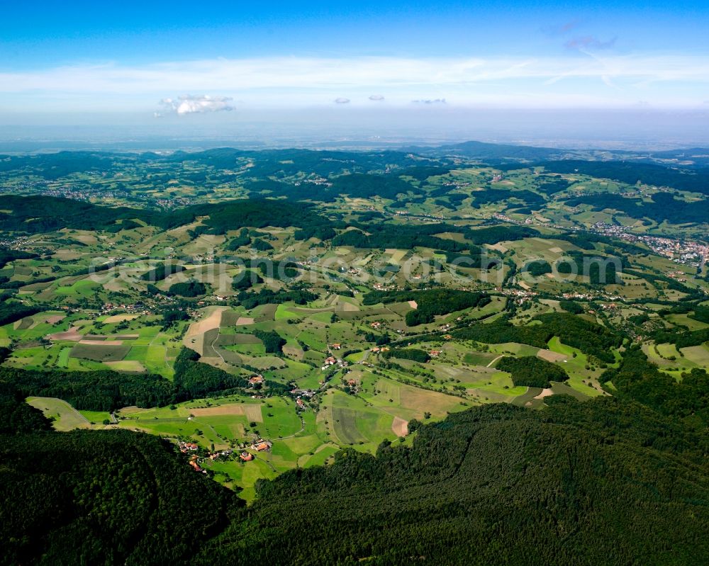 Aerial photograph Erzbach - Village - view on the edge of forested areas in Erzbach in the state Hesse, Germany