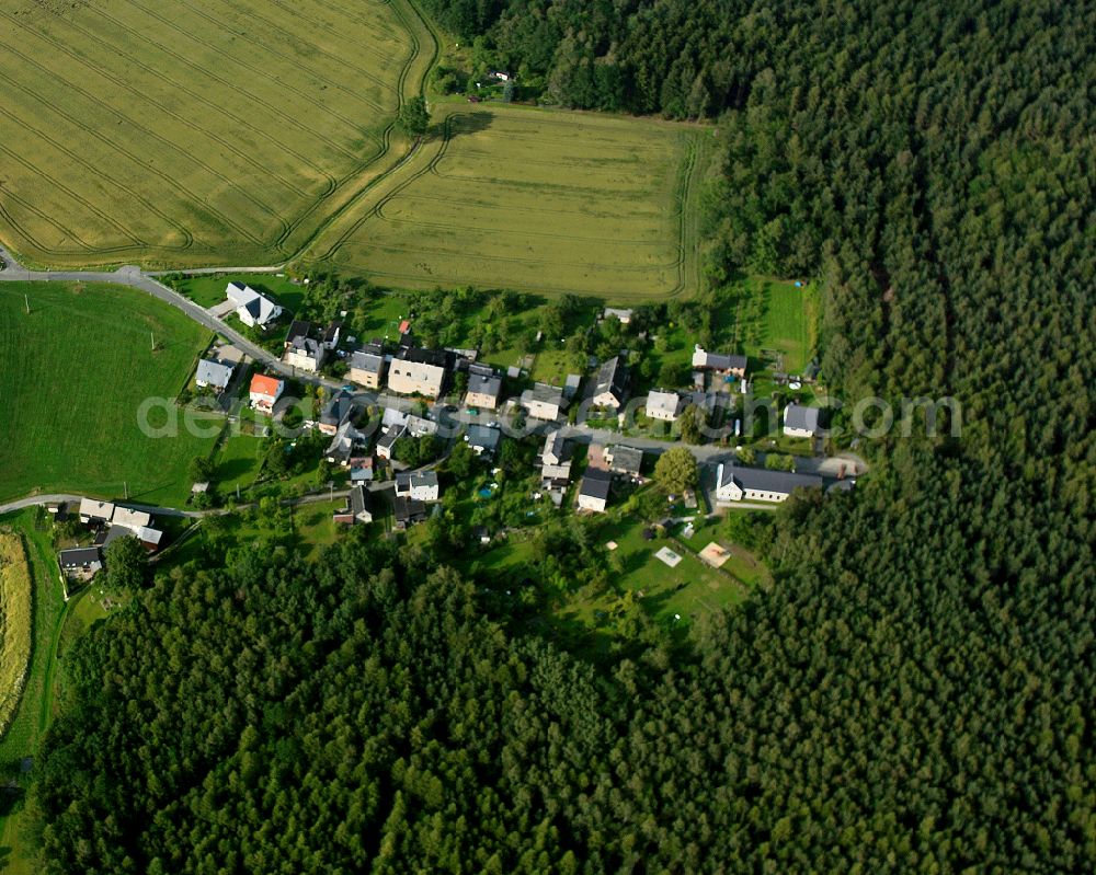 Aerial photograph Gommla - Village - view on the edge of forested areas in Gommla in the state Thuringia, Germany