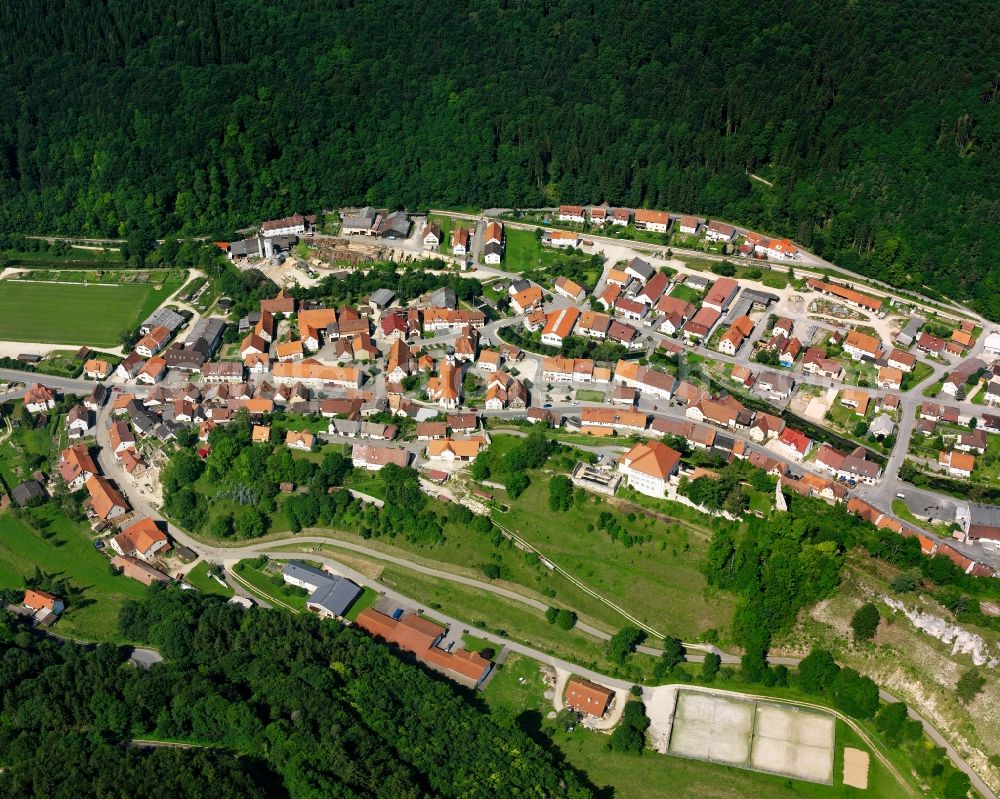 Aerial photograph Hettingen - Village - view on the edge of forested areas in Hettingen in the state Baden-Wuerttemberg, Germany